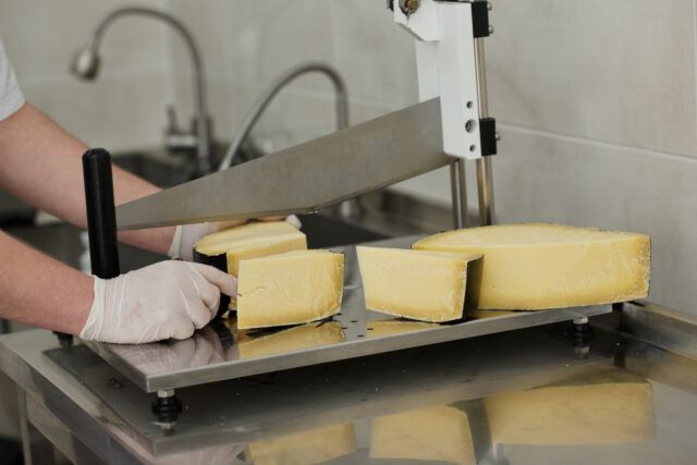 queso industrial vs. queso artesano