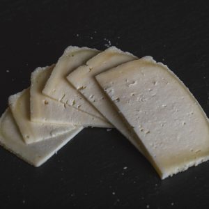 Queso tierno de vaca (pieza 500 g aprox.)