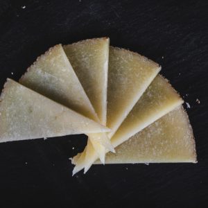Queso de oveja añejo (cuña 700 g aprox.)